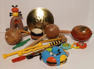Lote de 12 Misc. Instrumentos de mano de percusión de juguete, agitadores - Envío gratuito Foto 1 de 3