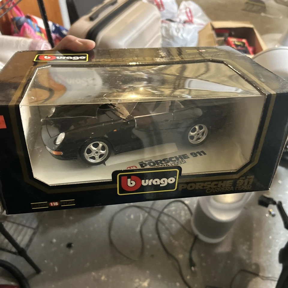 Burago 1:18 Scale Die-cast Metal Car 1993 Porsche Carrera 911 Yellow - Image 1 of 3