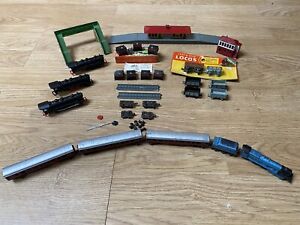 Lone Star Locos OOO N Gauge Mixed Lot Diecast Trains Buildings Coaches Wagons