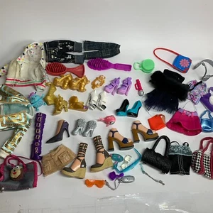 Monster High Shoes, Lot of Clothes, Accessories, Shoes, Kelly Shoes ECT - Picture 1 of 12