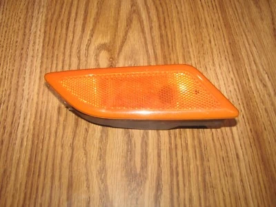 LUZ MARCADORA DELANTERA DERECHA MERCEDES BENZ CLASE C CLASE C 2012-2014 FABRICANTE DE EQUIPOS ORIGINALES PASAJERO Foto 1 de 2