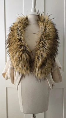 BEBE Fox Imitación Piel Capa Abrigo Chaqueta Kimono Talla Única LT Beige TALLA ÚNICA Foto 1 de 4