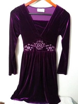 Vestido feminino edição rara manga longa veludo roxo feriado tamanho M miçangas - Imagem 1 de 4