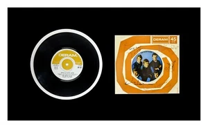 Moody Blues Signed Record Sleeve-Museum Framed and Mounted and Ready to Hang - Picture 1 of 3