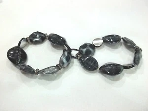 NEW - PRETTY  DOUBLE STRETCH BRACELET POLISHED BLACK & SILVER BEADS /  TRENDY - Bild 1 von 3