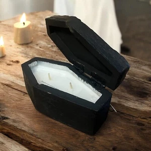 Handgefertigte hölzerne Duftkerze in Sargform 5,29oz (022) - Bild 1 von 5