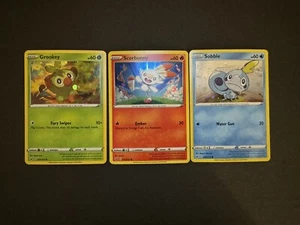 Pokémon JCC SWSH Grookey 010/202 Scorbunny 030/202 Sobble 054/202 Cosmos Holo - Imagen 1 de 3