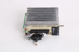 Yaskawa Electric SGDS-04A01A 1PH 200-230V Servo Drive With Connector Cables - Picture 1 of 5