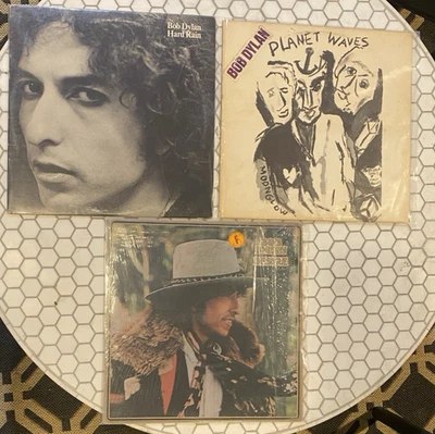 Bob Dylan LP Lot (3)*Hard Rain*Desire*Planet Waves - Image 1 of 4