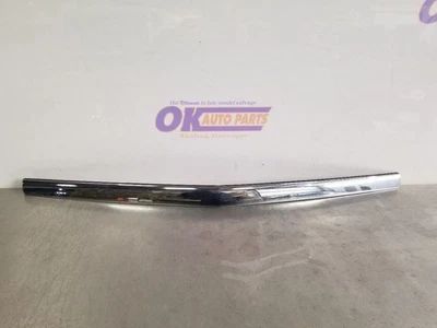 05 2005 CADILLAC ESCALADE HOOD MOUNTED CHROME TRIM ONLY  Foto 1 de 4