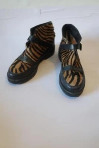 Womens Walter Steiger Black Camel Leather Pony Hair Zebra Booties 39.5 US/9.5 - Picture 1 of 12