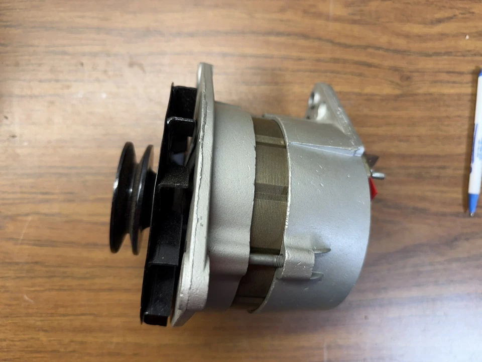 捷豹 XKE Lucas Alternator #2 10AC 2873 12V 23577D — 第 1/4 张图片