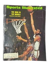 Feb. 19, 1973 Sports Illustrated Magazine Kareem-Abdul Jabbar, Wilt Chamberlain - Picture 1 of 2