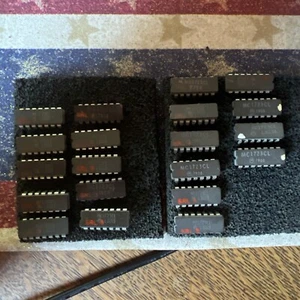 ** QUANTITY 4 ** MOTOROLA MC1723CL - Picture 1 of 3