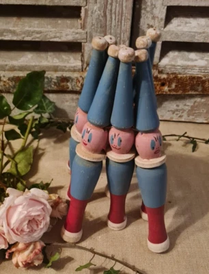 ANCIENNES PETITES QUILLES EN BOIS CLOWN POUR ENFANTS POUPEES - Photo 1/4