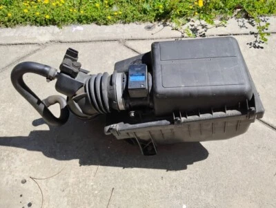 VOLVO S70 V70 1997-2000 2.4 filtro de aire caja de admisión 9125215 OEM con MAF y filtro nuevo Foto 1 de 4