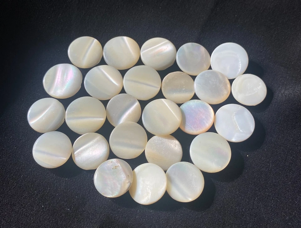 Nice Vintage Lot of 25 Pearl Shell MOP Buttons #32 - Image 1 of 1