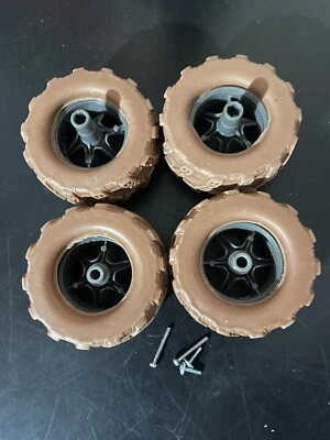 Neumáticos de radiocontrol Ford F-150 Mud Slinger con tornillos F150 Mudslinger de New Bright Foto 1 de 3