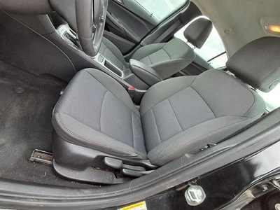 Used Front Left Seat Belt Front fits: 2018 Chevrolet Cruze driver retractor Fron Foto 1 de 4