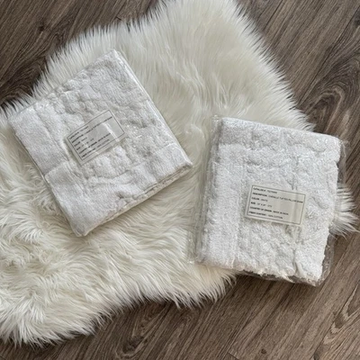 Juego de 2 fundas de almohada acolchada de chenilla con medallón de algodón Foto 1 de 4