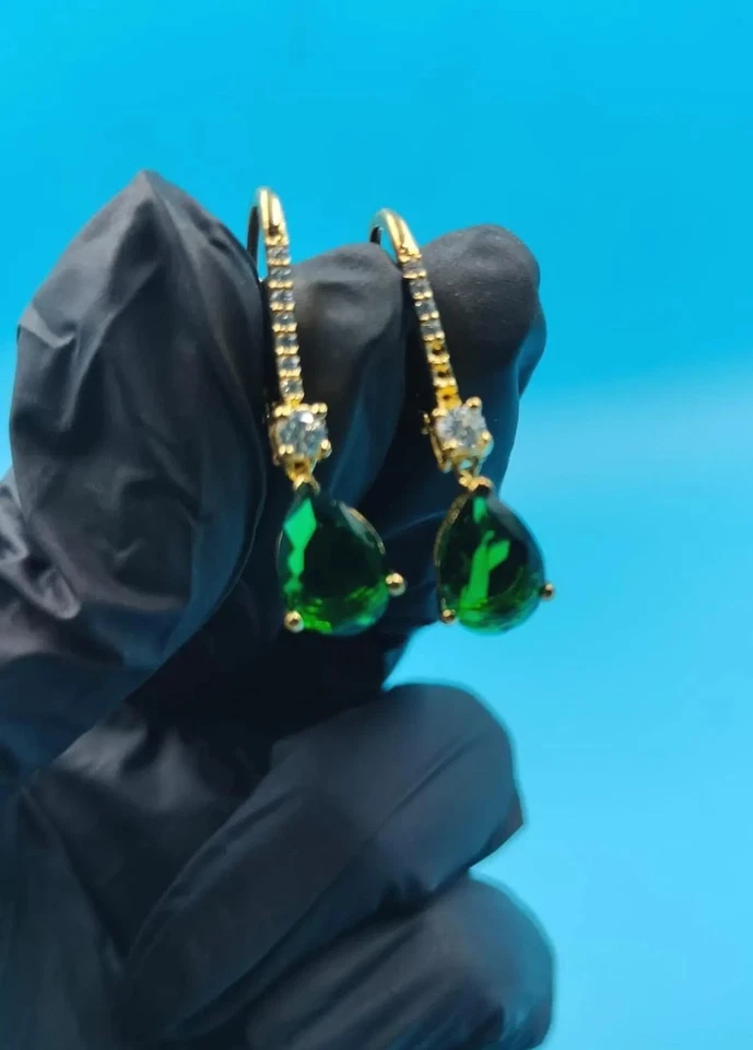 Pendientes colgantes/gotas de esmeralda creados en laboratorio talla pera de 3,50 quilates enchapados en oro amarillo de 14 quilates Foto 1 de 4