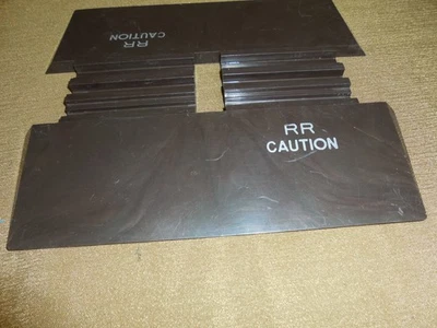 MARX TRAIN O27 SCALE TRACK GRADE CROSSING RAMP RR CAUTION BROWN - Image 1 of 4