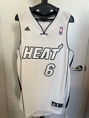 Футболка Miami Heat Леброна Джеймса No6 adidas длина S +2 белая баскетбольная NBA - Изображение 1 из 4