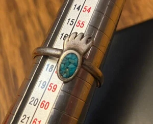 Vintage Native American Silver Crushed Turquoise Inlay Bear Claw Ring Size 8 - Picture 1 of 7