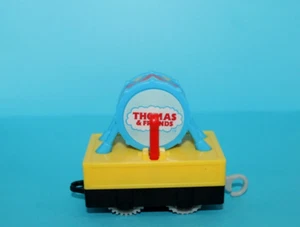 Thomas Trackmaster 2019 tren de fiesta azul y amarillo vagón de batería Mattel - Imagen 1 de 4