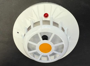 £9 + vat , Apollo - XP95 - Heat - Detector , part code = 55000-400 APO - Picture 1 of 2