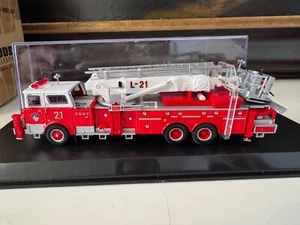 Code 3 #12578 Mack CF Aerialscope Tower Ladder FDNY Kitbash Ladder 21 1:64 - Picture 1 of 3