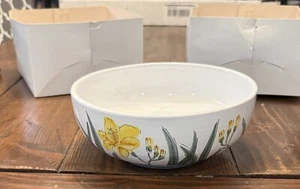 Mesa International Elkins NH 1999 Yellow Flowers Ceramic Bowl made in Italy - Imagen 1 de 6