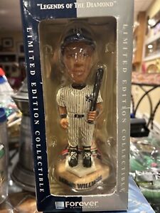 New York Yankees Bernie Williams bobblehead Forever Collectibles Limited Edition
