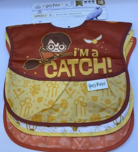 Harry Potter Super Bavaglini Baby Hogwarts Quidditch 6-24 Mths Bum Kins Confezione da 3 Nuovi con etichette - Foto 1 di 7