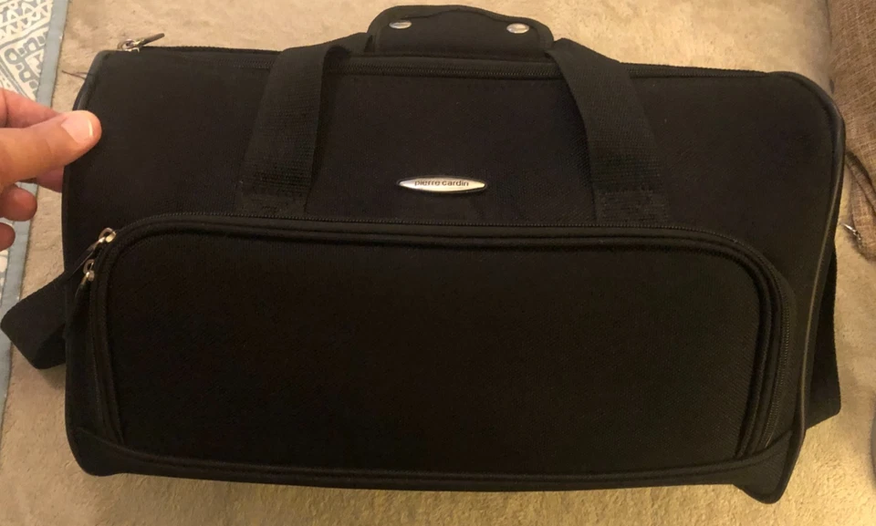 BOLSO DE VIAJE PIERRE CARDIN NEGRO DE LONA PARA LLEVAR GIMNASIO FIN DE SEMANA CORREAS DE HOMBRO/MANO Foto 1 de 3