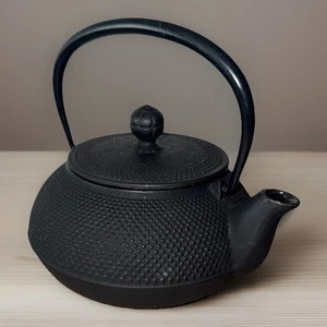 Tetera Hobnail de hierro fundido negra Iwachu finales de los 90 principios de los 2000 sello de Japón - Teavana - Imagen 1 de 22