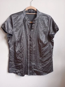 Grey Satin Women Blouse Short Sleeves Size 14 Pleats BM - Picture 1 of 7