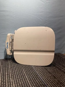 Fits 2008 - 2012 HONDA ACCORD Sedan 3.5L Fuel Tank Door White OEM - Picture 1 of 10