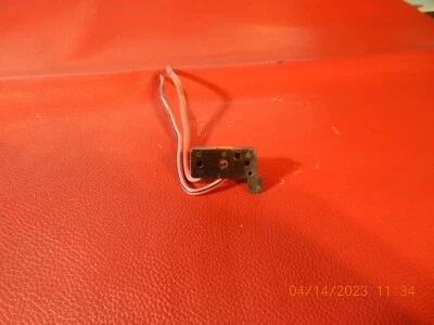 Cadillac Buick Oldsmobile POWER WINDOW LOCKOUT SWITCH 2 WIRE PIGTAIL PLUG Foto 1 de 2