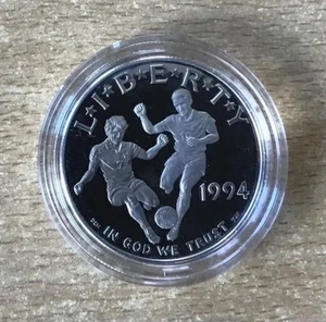 USA 1 Dollar 1994 Duel Football Pf Silver Coin with Certificate - Picture 1 of 3