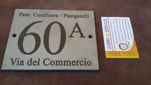 TARGA NUMERO CIVICO 12x15x5 cm. INCISO RESINA FENOLICA GRIGIO PIETRA NERO 2 FORI - Picture 1 of 6