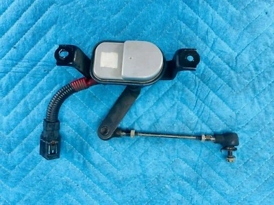 雷克萨斯 LS430 前悬架高度控制传感器驱动器侧面 2004 - 2006 原始设备制造商 — 第 1/4 张图片