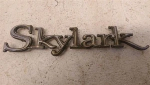 Buick Skylark 1972 emblema cuarto derecho pasajero Skylark - Imagen 1 de 12