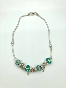 Hermoso Collar con Dijes - Metal Tono Plata y Dijes, Cuentas Europeas Azules - Imagen 1 de 4