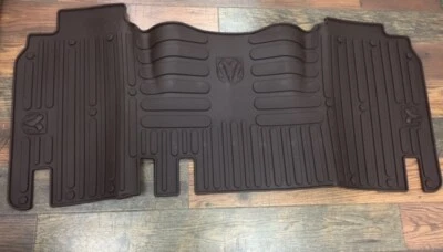 KIT ALFOMBRILLA TRASERA CHRYSLER 82213489 NUEVO OEM 82213489 Foto 1 de 2