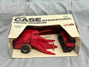 Case IH International Pull Type FORAGE HARVESTER Silage Cutter 1:16 NIB Ertl - Picture 1 of 7