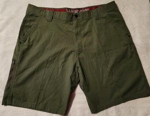 Wrangler Shorts Herren 40 Chino Nylon Stretch Golf Reißverschlusstasche Wandern grün - Bild 1 von 6