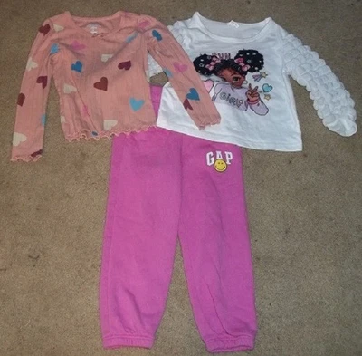Lote Mixto de Niñas Talla 4 Pantalones y Camisas GAP 365 Niños Foto 1 de 3