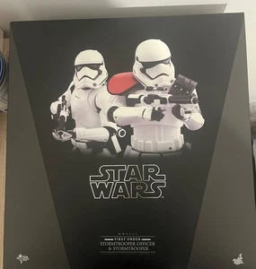 Hot Toys Star Wars First Order Stormtrooper Officer & Stormtrooper - MMS335 - Picture 1 of 6