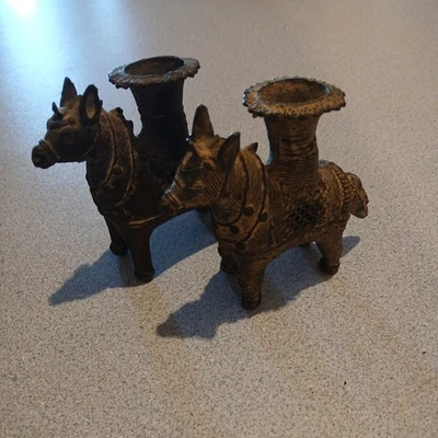 Candelabros de caballo Dhokra antiguos fundición de cera perdida Foto 1 de 4